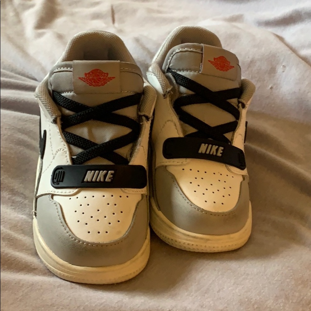Nike air Jordan’s toddler size 8